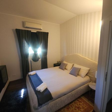 Appartamento La Corte In Centro Римини Екстериор снимка