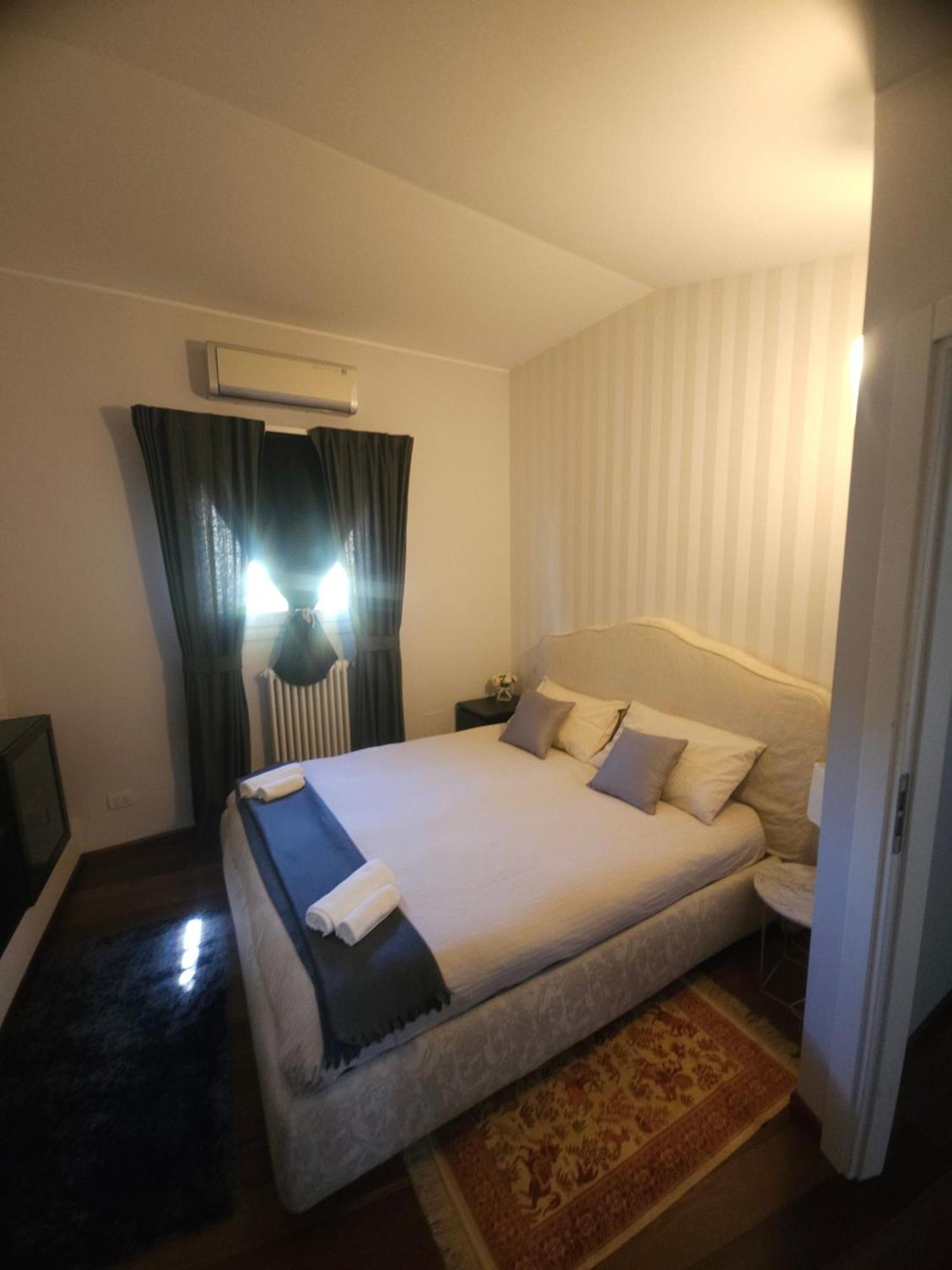Appartamento La Corte In Centro Римини Екстериор снимка